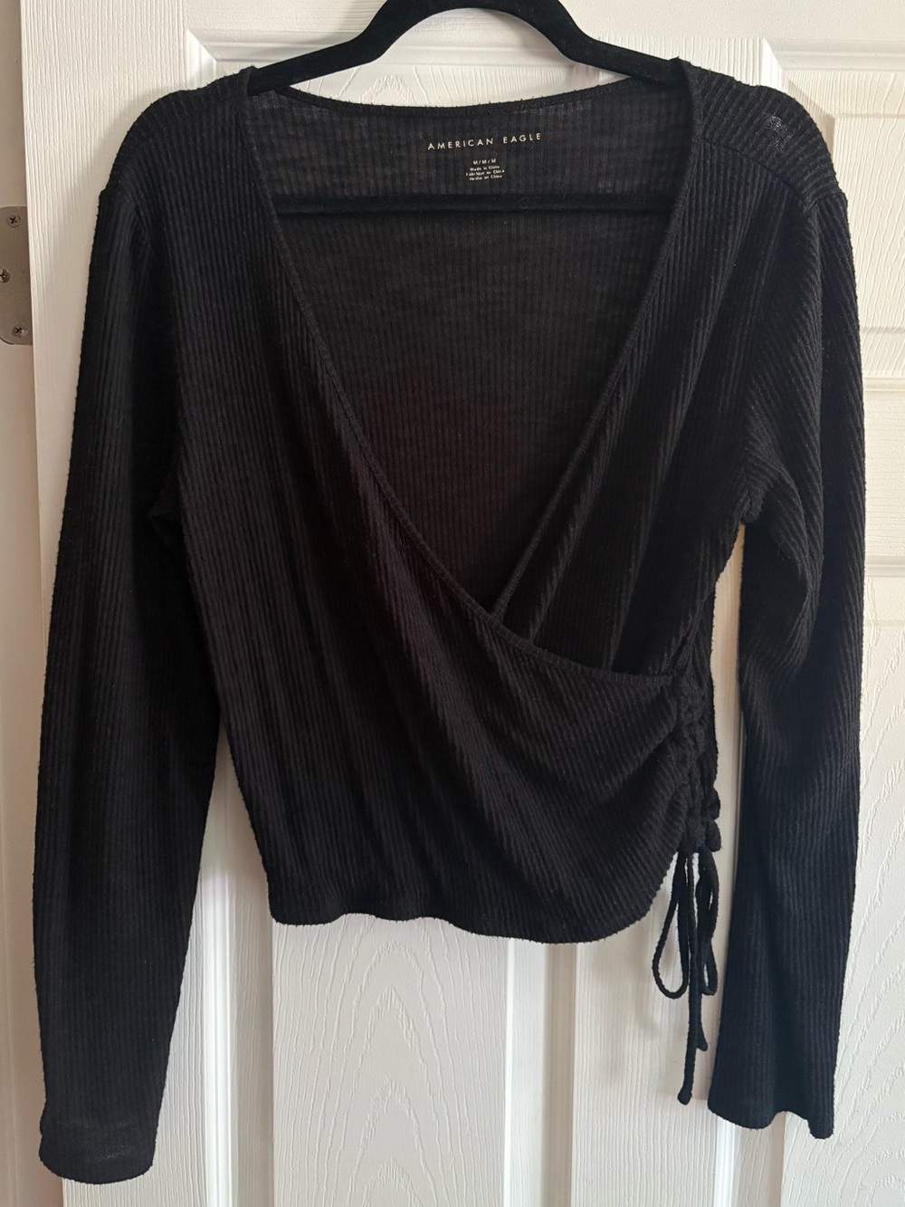 American Eagle long sleeve blouse top v neck side tie rouched comfy black M